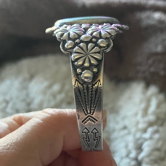 Sale! Beautiful Sterling Silver Arrow Genuine Turquoise Cuff - Picture 4 of 12